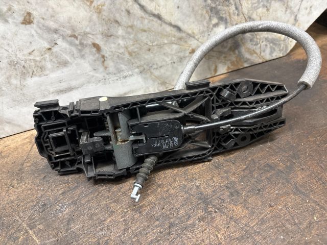 bontott VW GOLF VII Bal hátsó Külső Kilincs