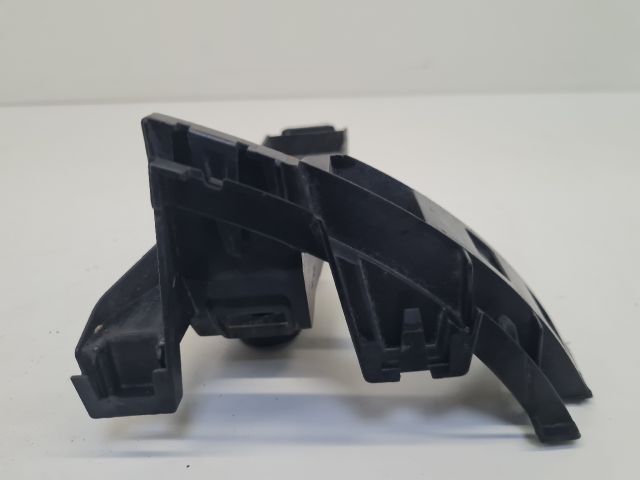 bontott VW GOLF VII Bal hátsó Lökhárító Tartó (Műanyag)