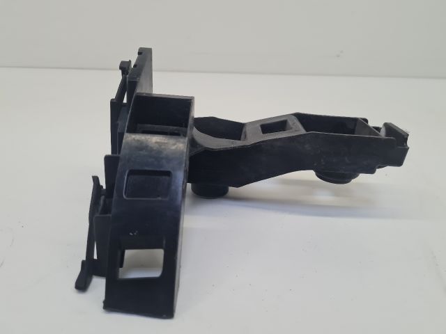 bontott VW GOLF VII Bal hátsó Lökhárító Tartó (Műanyag)