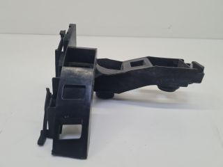 bontott VW GOLF VII Bal hátsó Lökhárító Tartó (Műanyag)