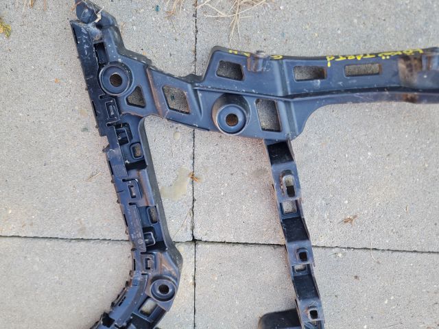 bontott VW GOLF VII Bal hátsó Lökhárító Tartó (Műanyag)