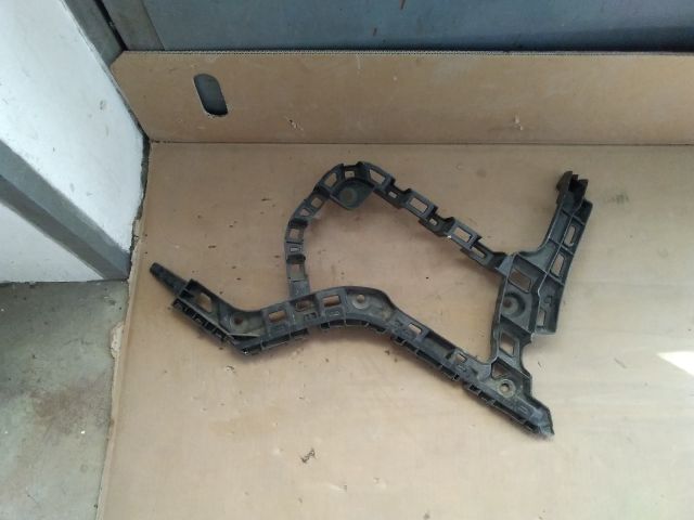 bontott VW GOLF VII Bal hátsó Lökhárító Tartó (Műanyag)