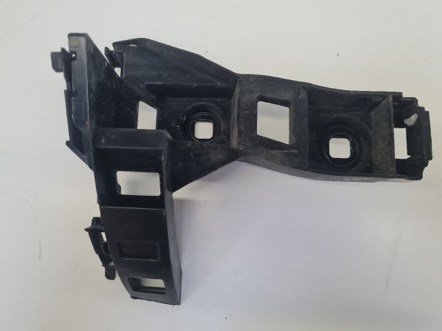 bontott VW GOLF VII Bal hátsó Lökhárító Tartó (Műanyag)