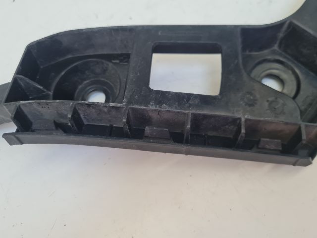 bontott VW GOLF VII Bal hátsó Lökhárító Tartó (Műanyag)