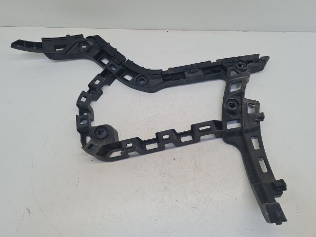 bontott VW GOLF VII Bal hátsó Lökhárító Tartó (Műanyag)