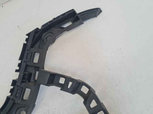 bontott VW GOLF VII Bal hátsó Lökhárító Tartó (Műanyag)