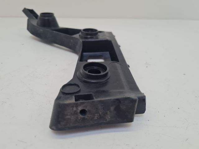 bontott VW GOLF VII Bal hátsó Lökhárító Tartó (Műanyag)