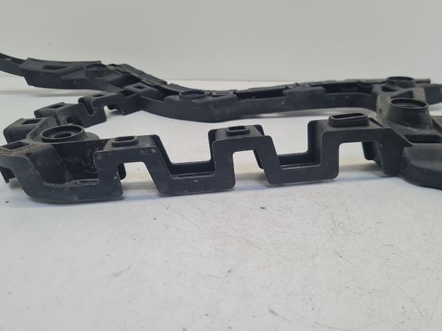 bontott VW GOLF VII Bal hátsó Lökhárító Tartó (Műanyag)