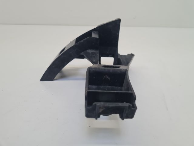 bontott VW GOLF VII Bal hátsó Lökhárító Tartó (Műanyag)