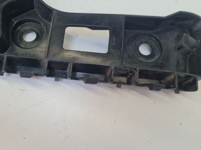 bontott VW GOLF VII Bal hátsó Lökhárító Tartó (Műanyag)