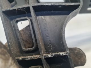 bontott VW GOLF VII Bal hátsó Lökhárító Tartó (Műanyag)