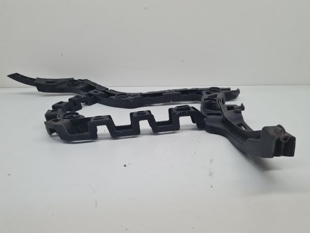 bontott VW GOLF VII Bal hátsó Lökhárító Tartó (Műanyag)