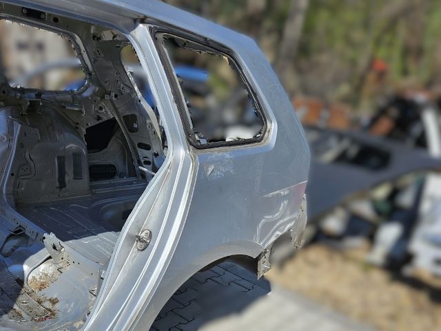 bontott VW GOLF VII Bal hátsó Negyed Karosszéria Csomag
