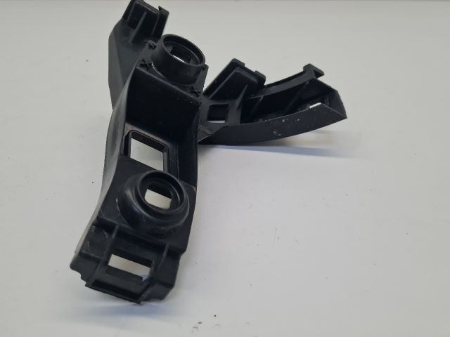 bontott VW GOLF VII Bal hátsó Oldal Lökhárító Tartó (Műanyag)