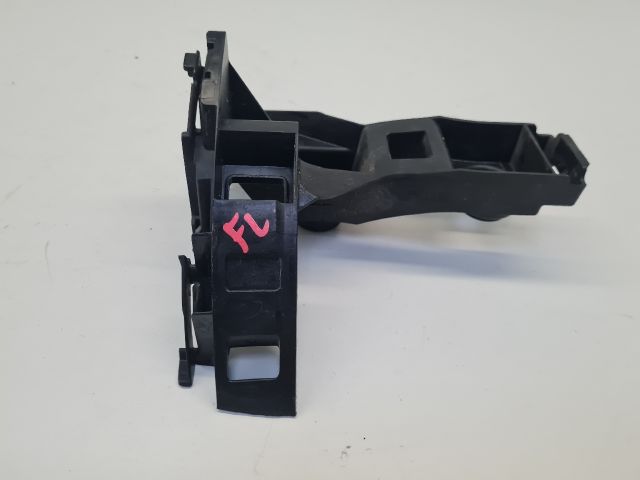 bontott VW GOLF VII Bal hátsó Oldal Lökhárító Tartó (Műanyag)