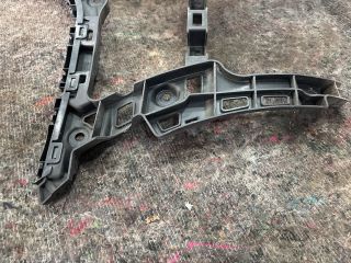 bontott VW GOLF VII Bal hátsó Oldal Lökhárító Tartó (Műanyag)