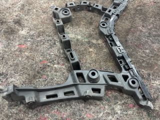 bontott VW GOLF VII Bal hátsó Oldal Lökhárító Tartó (Műanyag)