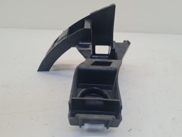 bontott VW GOLF VII Bal hátsó Oldal Lökhárító Tartó (Műanyag)