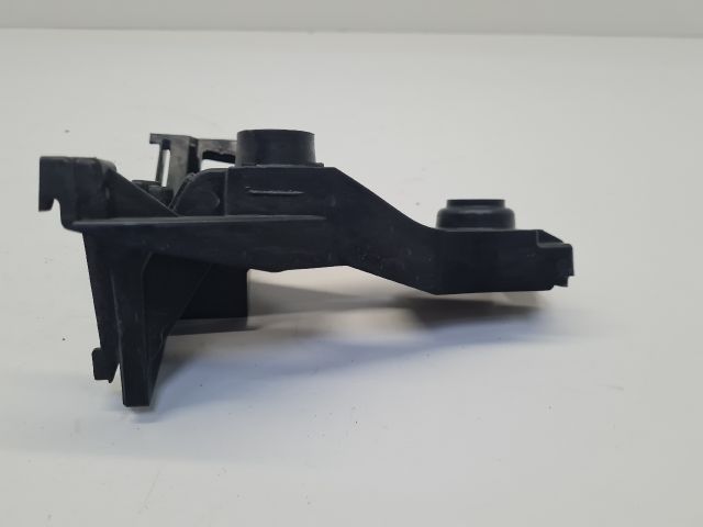 bontott VW GOLF VII Bal hátsó Oldal Lökhárító Tartó (Műanyag)