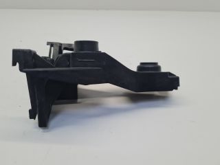 bontott VW GOLF VII Bal hátsó Oldal Lökhárító Tartó (Műanyag)