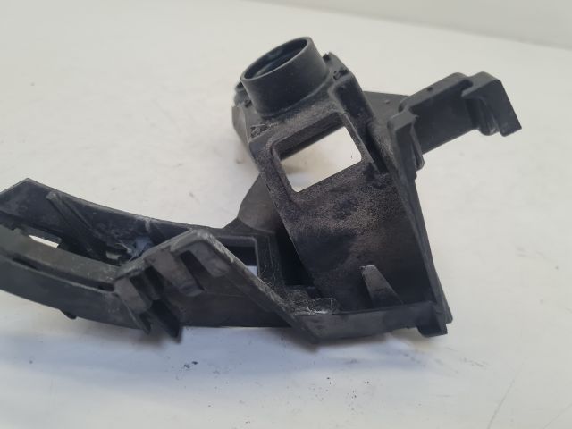 bontott VW GOLF VII Bal hátsó Oldal Lökhárító Tartó (Műanyag)