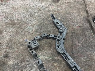 bontott VW GOLF VII Bal hátsó Oldal Lökhárító Tartó (Műanyag)