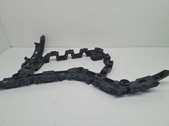 bontott VW GOLF VII Bal hátsó Oldal Lökhárító Tartó (Műanyag)