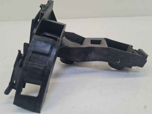 bontott VW GOLF VII Bal hátsó Oldal Lökhárító Tartó (Műanyag)