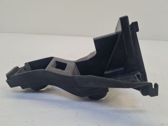 bontott VW GOLF VII Bal hátsó Oldal Lökhárító Tartó (Műanyag)