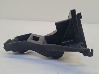 bontott VW GOLF VII Bal hátsó Oldal Lökhárító Tartó (Műanyag)