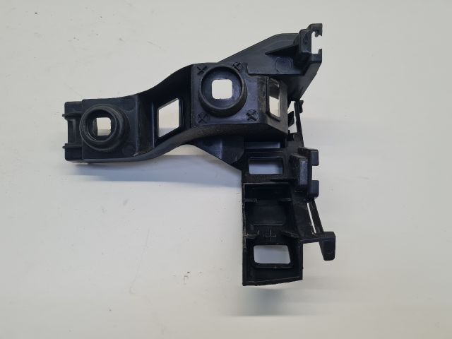 bontott VW GOLF VII Bal hátsó Oldal Lökhárító Tartó (Műanyag)