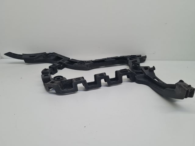 bontott VW GOLF VII Bal hátsó Oldal Lökhárító Tartó (Műanyag)