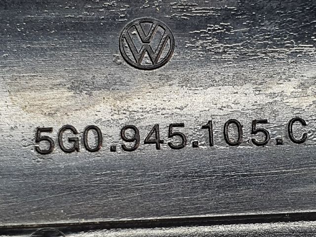 bontott VW GOLF VII Bal hátsó Prizma