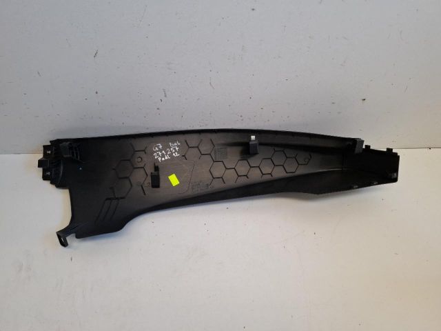 bontott VW GOLF VII Bal hátsó Ülés melletti Kárpit