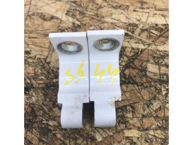 bontott VW GOLF VII Bal hátsó Zsanér