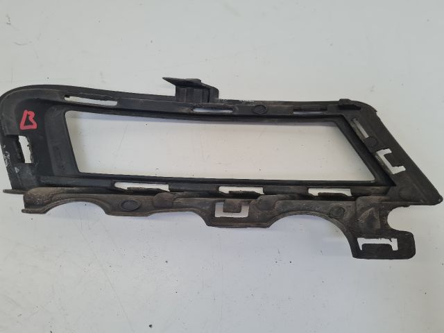 bontott VW GOLF VII Bal Ködfényszóró Lámpakeret