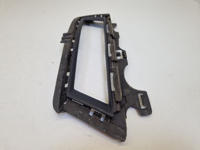 bontott VW GOLF VII Bal Ködfényszóró Lámpakeret