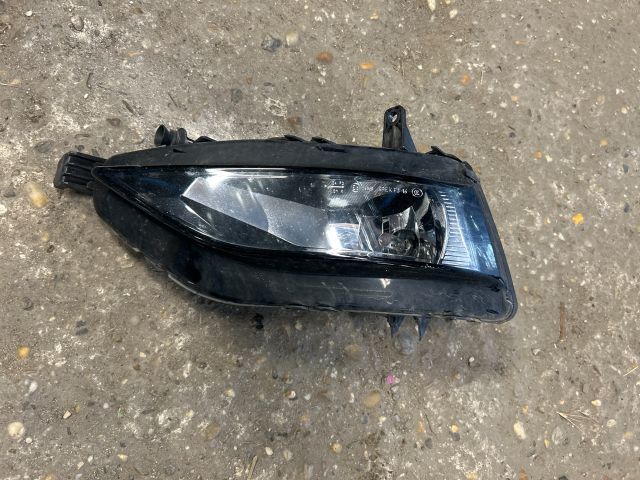 bontott VW GOLF VII Bal Ködfényszóró