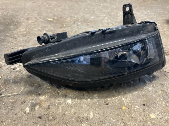 bontott VW GOLF VII Bal Ködfényszóró