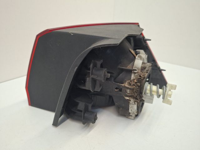 bontott VW GOLF VII Bal Külső Hátsó Lámpa