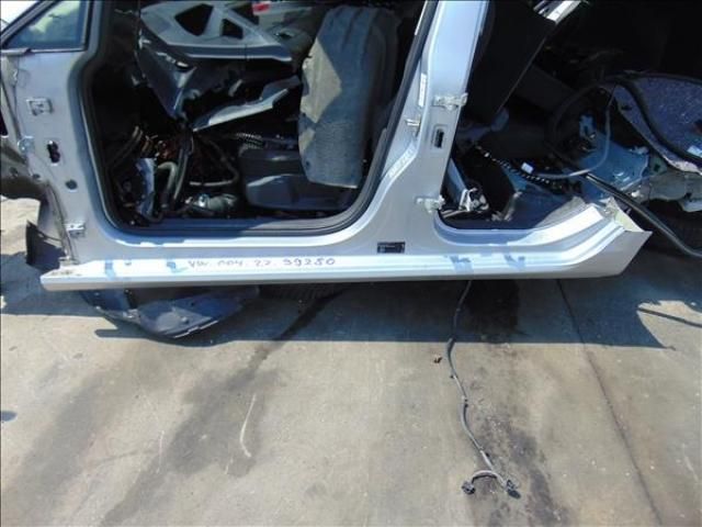 bontott VW GOLF VII Bal Küszöb