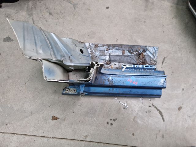 bontott VW GOLF VII Bal Küszöb