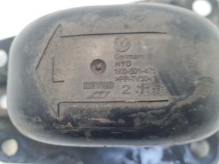 bontott VW GOLF VII Bal Lengőkar Tartó