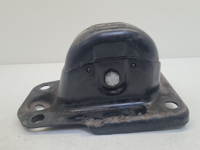 bontott VW GOLF VII Bal Lengőkar Tartó