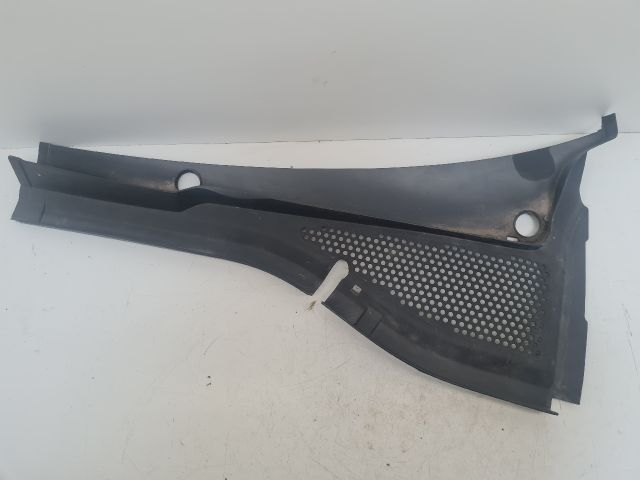 bontott VW GOLF VII Bal Levélrács Záróvég