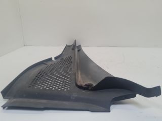 bontott VW GOLF VII Bal Levélrács Záróvég