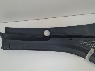 bontott VW GOLF VII Bal Levélrács Záróvég