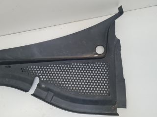 bontott VW GOLF VII Bal Levélrács Záróvég