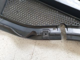 bontott VW GOLF VII Bal Levélrács Záróvég