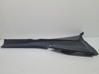 bontott VW GOLF VII Bal Levélrács Záróvég